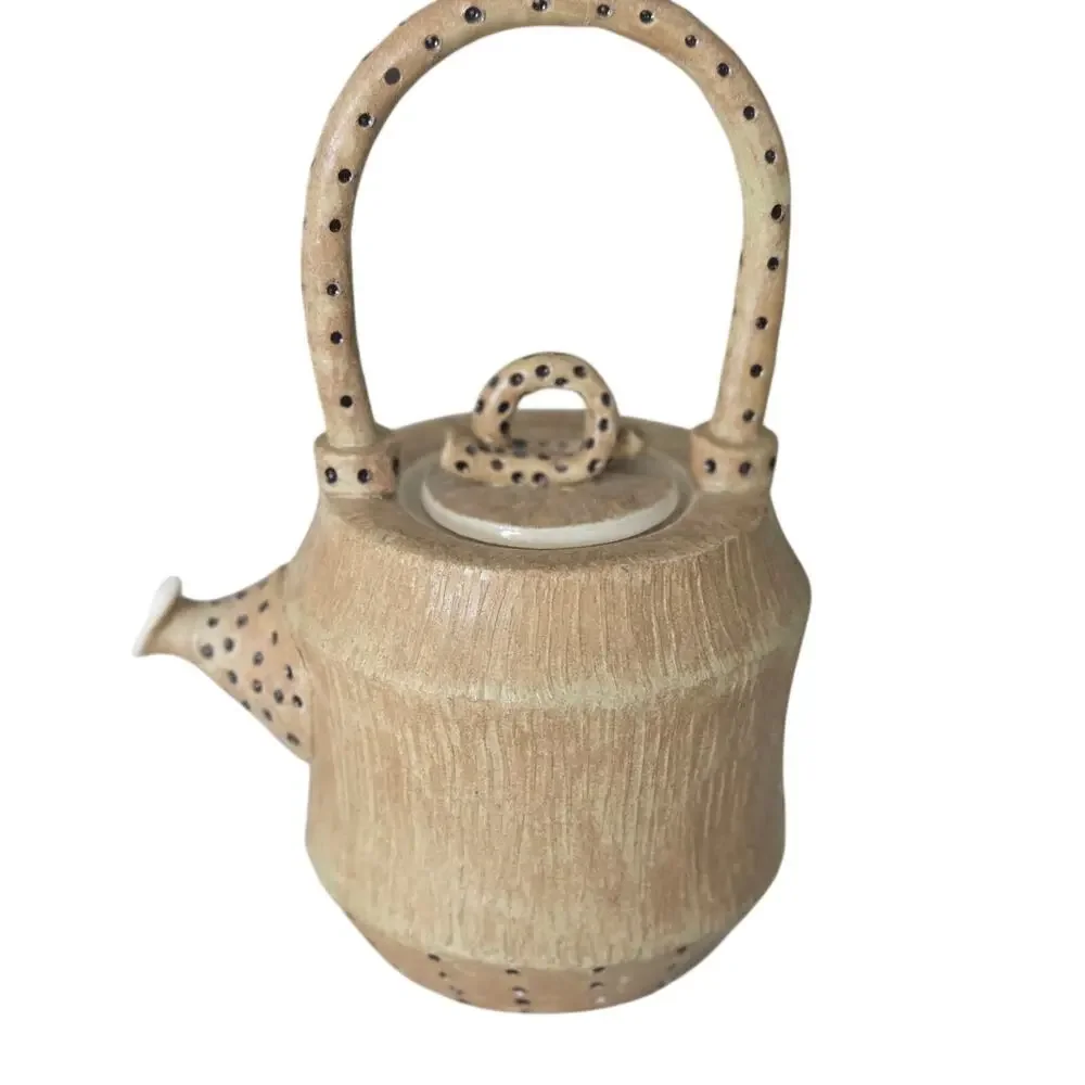 Madeline Stahl Signed Pottery Handmade Tea pot with‎ lid Beige Dotted